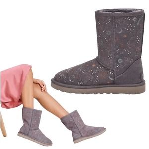 NEW UGG CLASSIC ZODIAC SHORT Boots Gray size 8